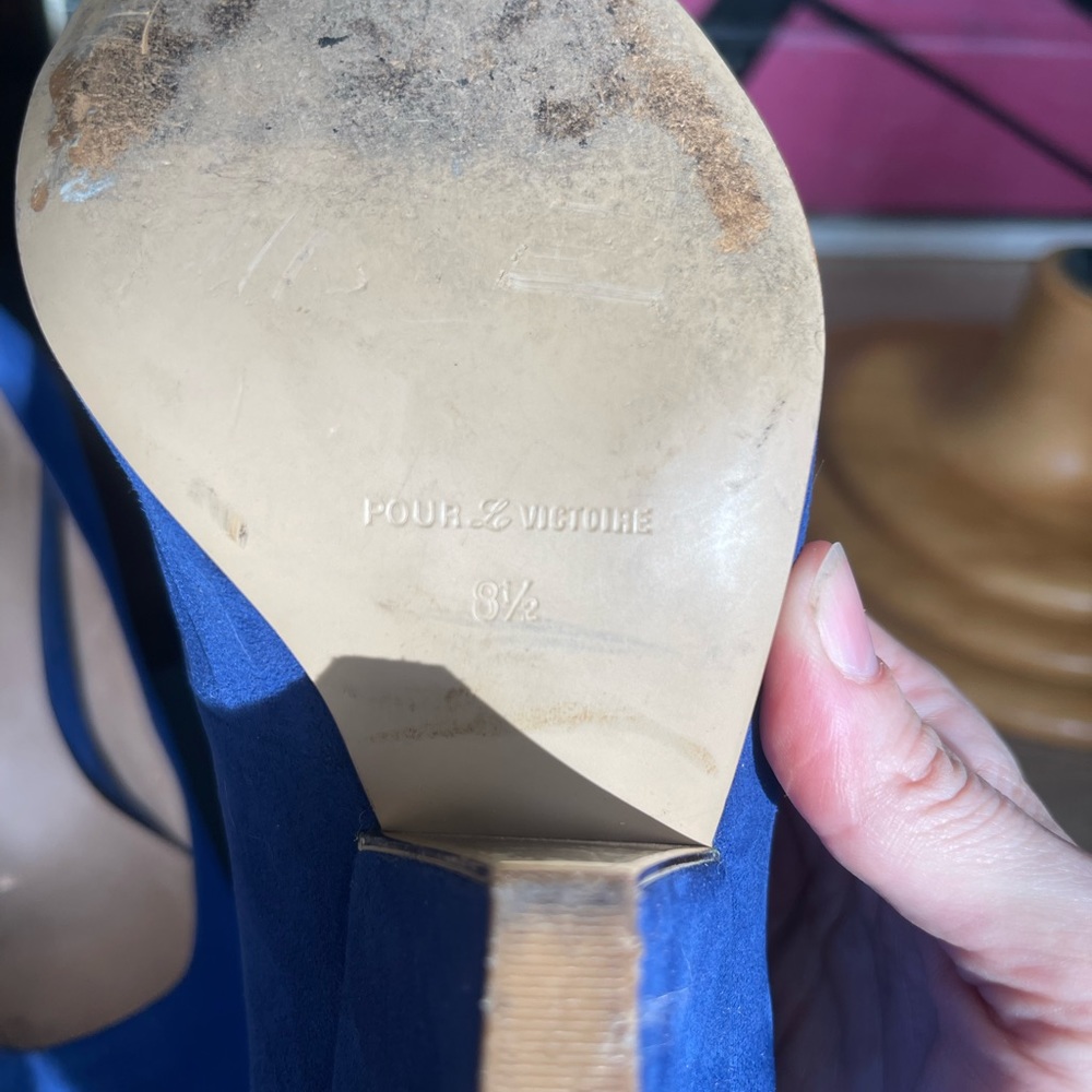 Blue Suede heels from Pour la Victoire! - Picture 8 of 9